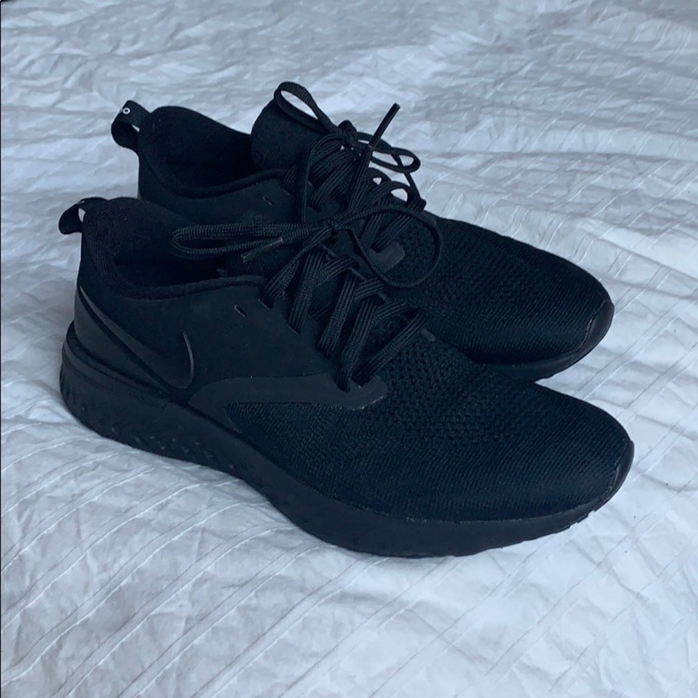 NIKE women’s odyssey react flyknit 2